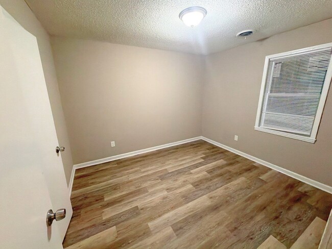Building Photo - 4066 Berrywood Ave