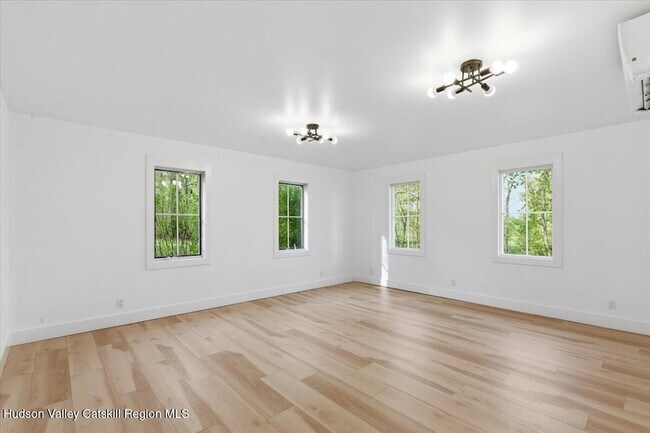 Building Photo - 5265 NY-9G