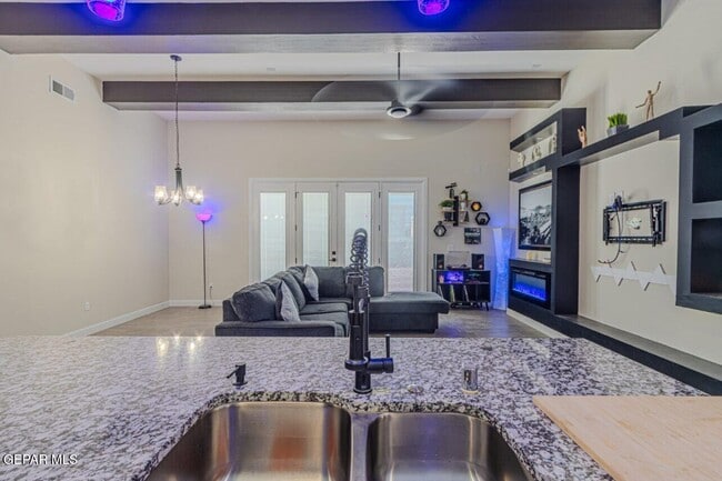 Building Photo - 273 Hunstanton St