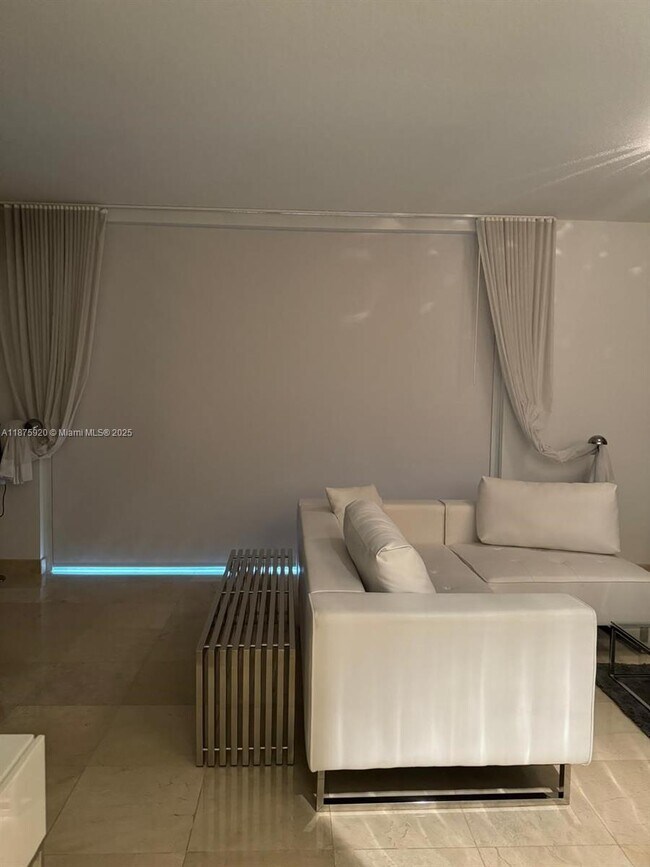 Building Photo - 1050 Brickell Ave