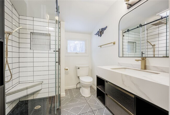 Building Photo - 105 Chestnut Dr