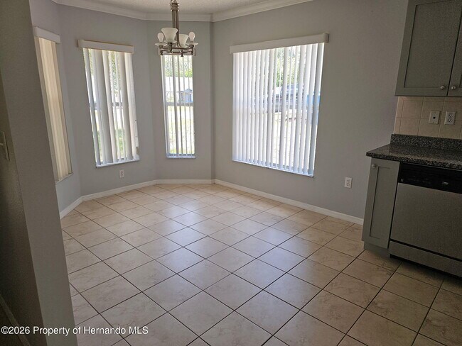 Building Photo - 7477 Canterbury St