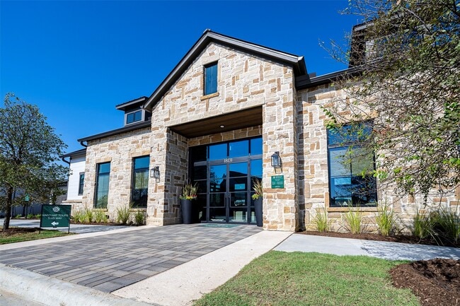 Building Photo - 15014 Sparrows Nest Ln