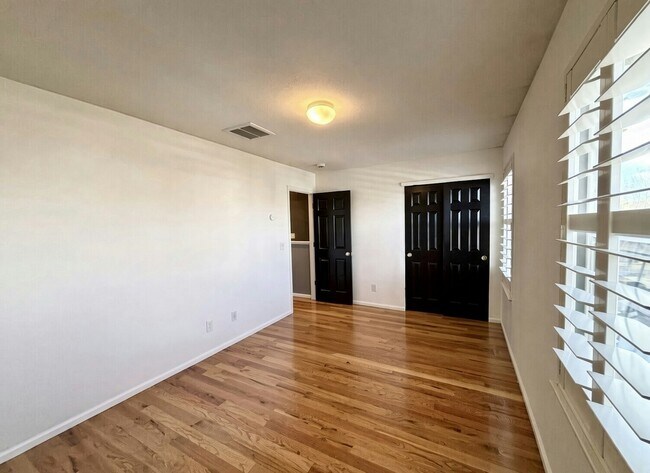 Building Photo - 10418 Forester Pl