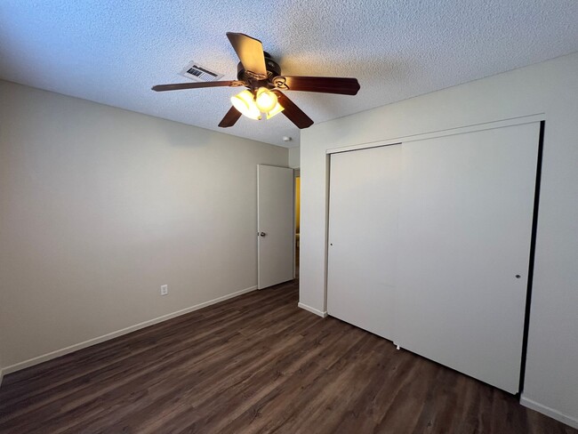 Building Photo - 3 BED 2 BATH IN TRAIL ESTATES!