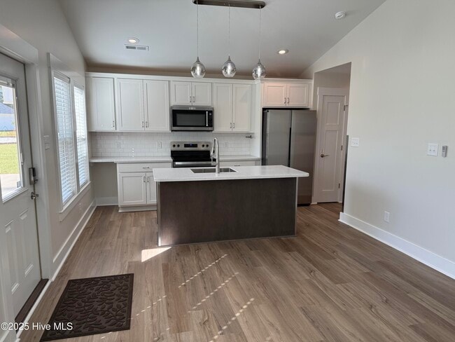 Building Photo - 503 Pecan Tree Ln