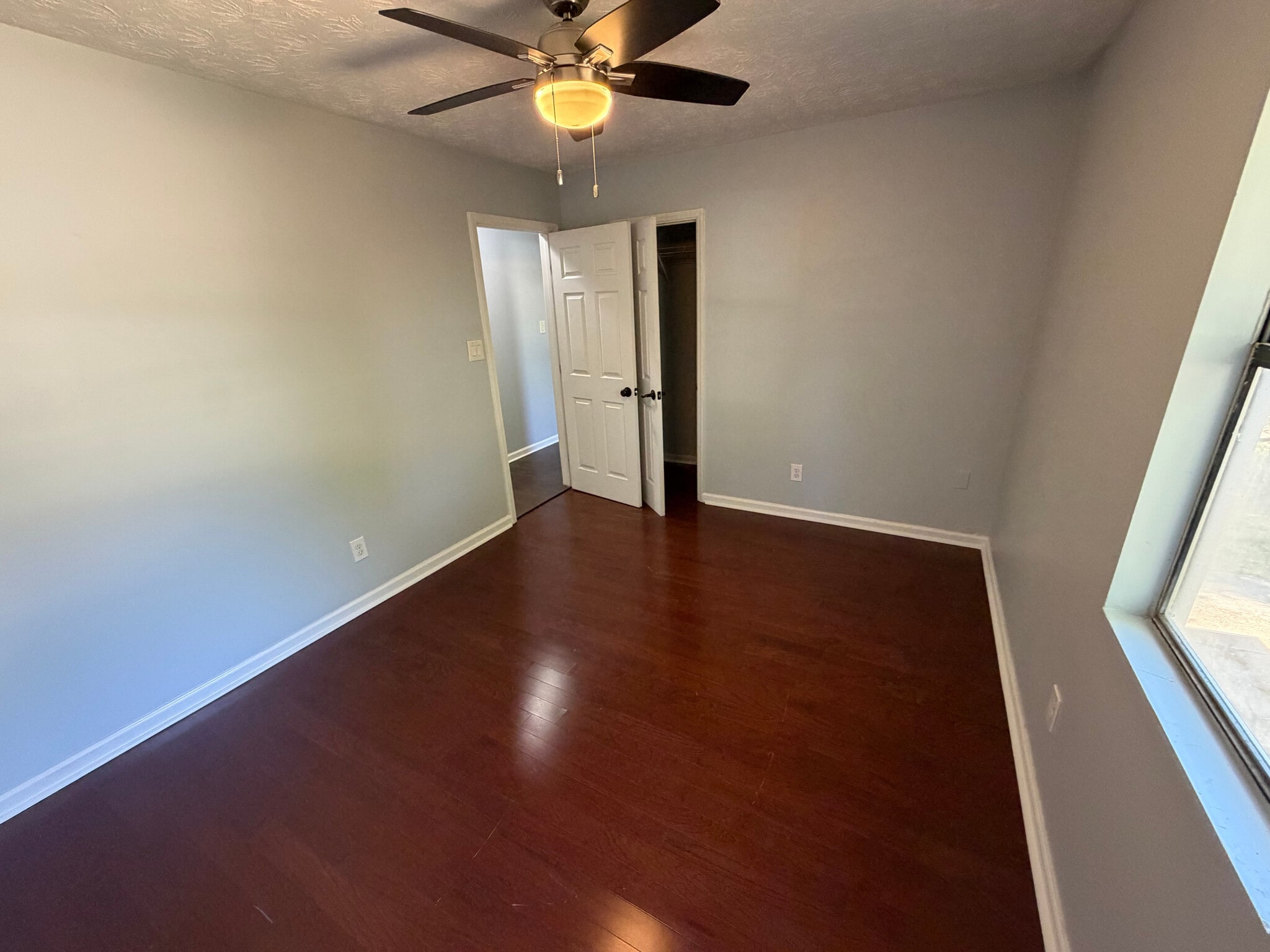 Building Photo - Room in House on Alicia Ct
