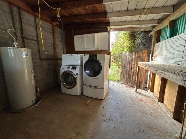 Building Photo - 920 S Wilson St