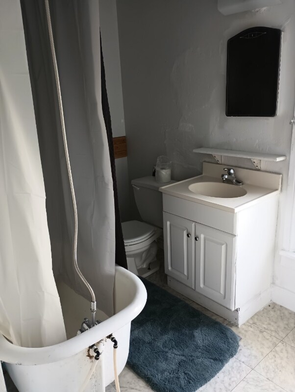 Building Photo - 2106 S 5th Ave