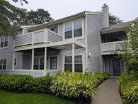 Building Photo - 449 Magnolia Ct