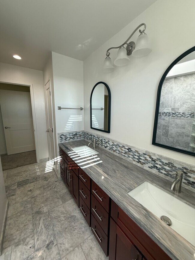 Building Photo - Panoramic Ocean View Home in Aptos! Move in incentive!