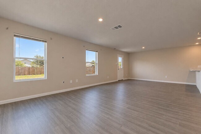 Building Photo - 68 Rd 51026