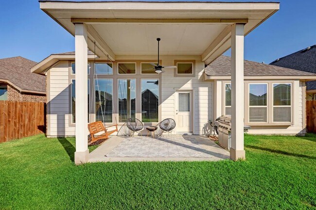 Building Photo - 5215 Baroness Ln