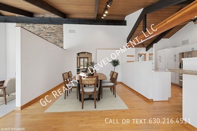 Building Photo - 118 Carriage Rd