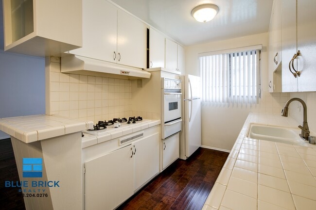 Building Photo - 426 Rexford Dr