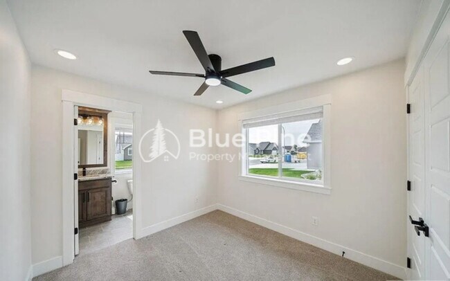 Building Photo - 184 Galena Smt
