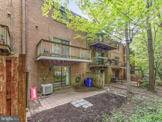 Building Photo - 8956 Skyrock Ct