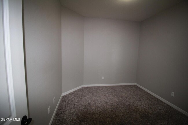 Building Photo - 509 Cedarwood Ave