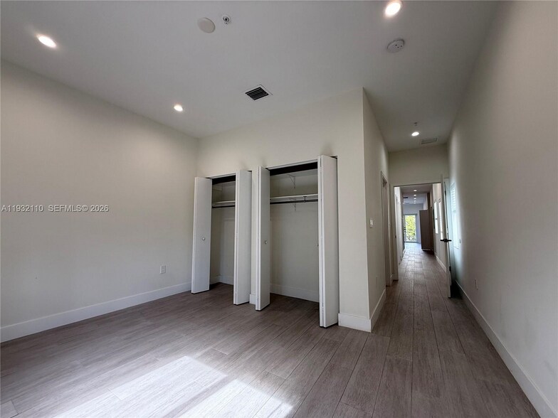 Building Photo - 1786 SW 9th St