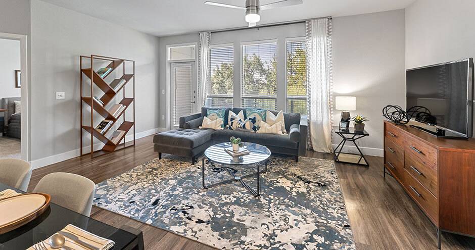 Building Photo - Ascent Cresta Bella