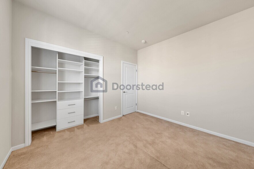 Building Photo - 727 Satsuma Ter