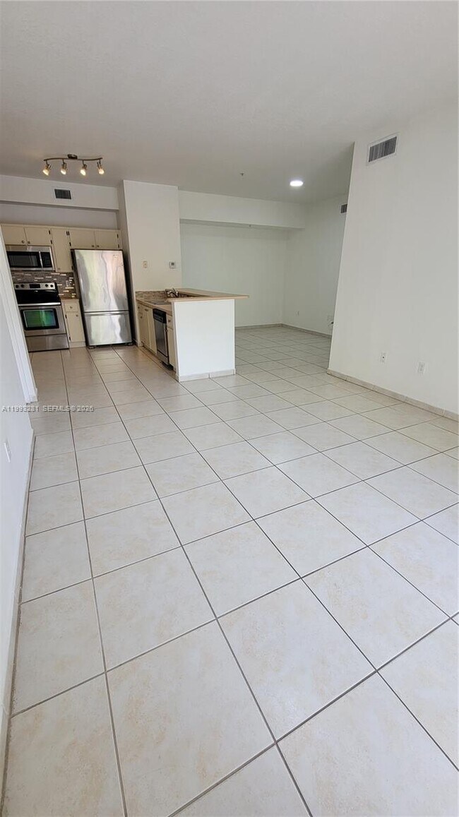 Building Photo - 7330 NW 114th Ave