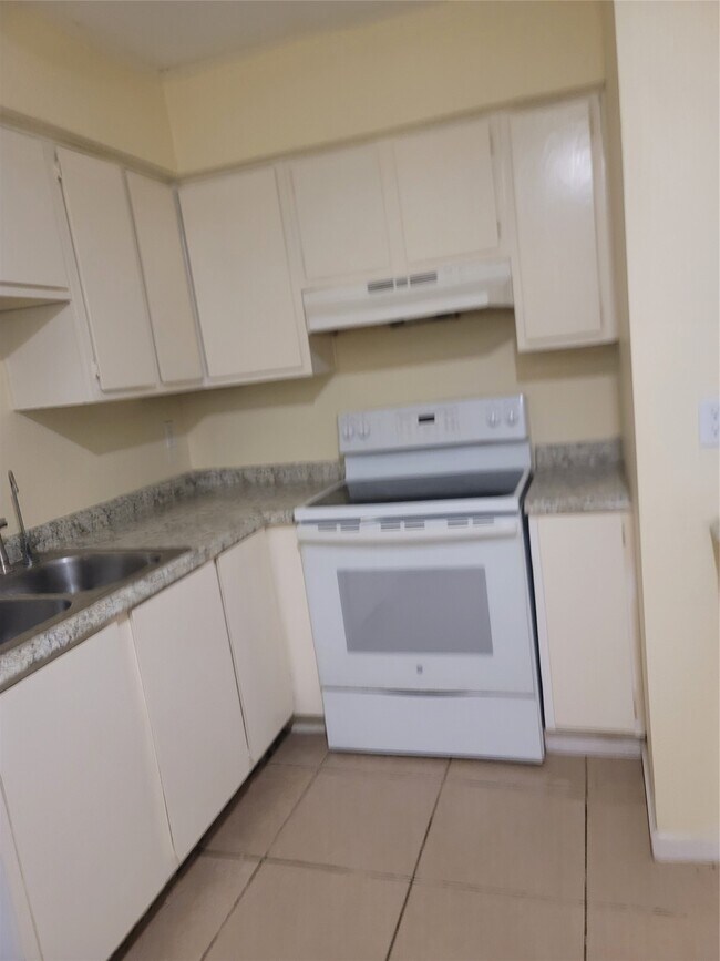 Building Photo - 12615 Brookglade Cir