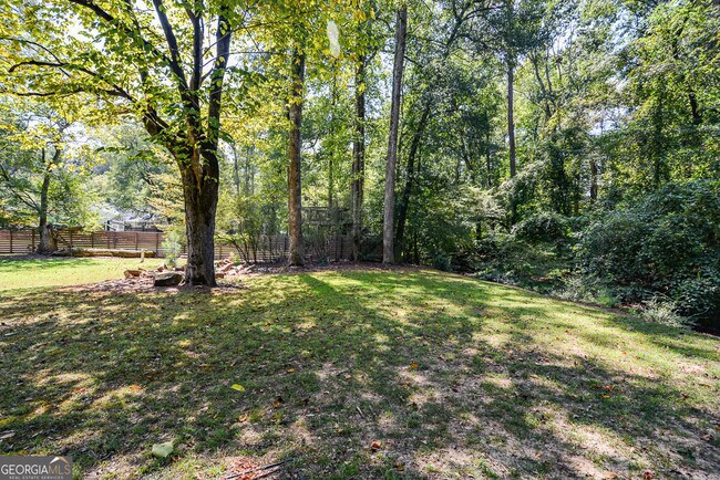 Building Photo - 2210 Spalding Dr