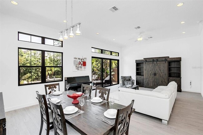 Building Photo - 8436 Via Vittoria Way