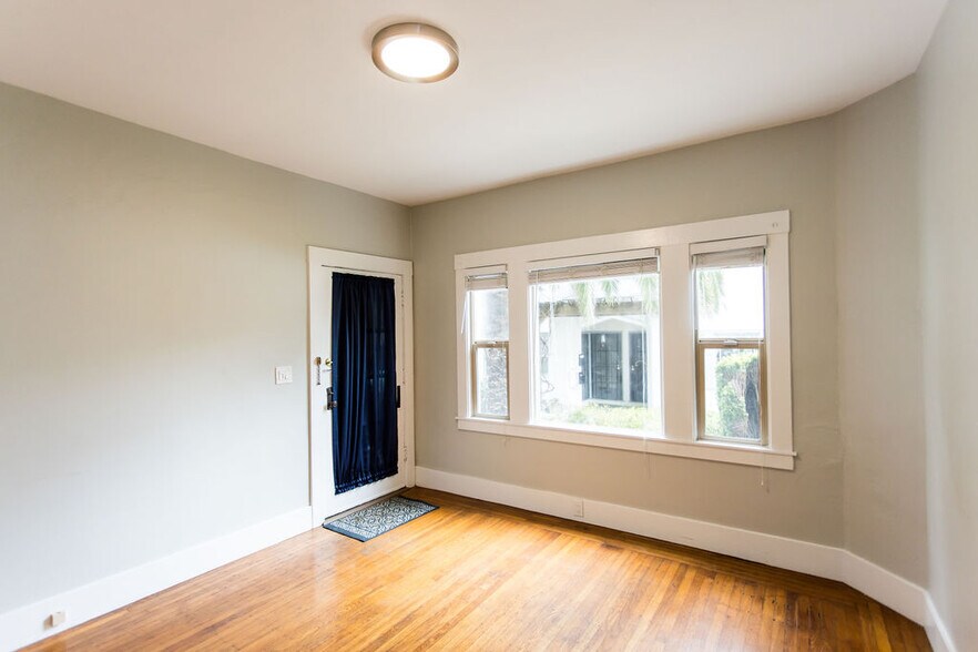 Building Photo - 2329 Parker St