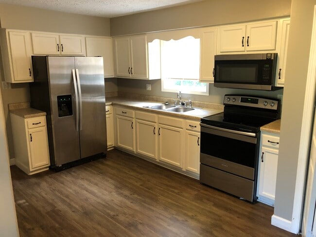 Building Photo - 205 Walden Ave