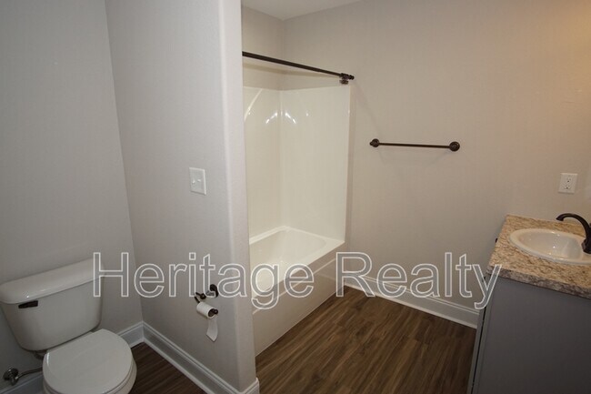 Building Photo - 1033 Ruscello Dr