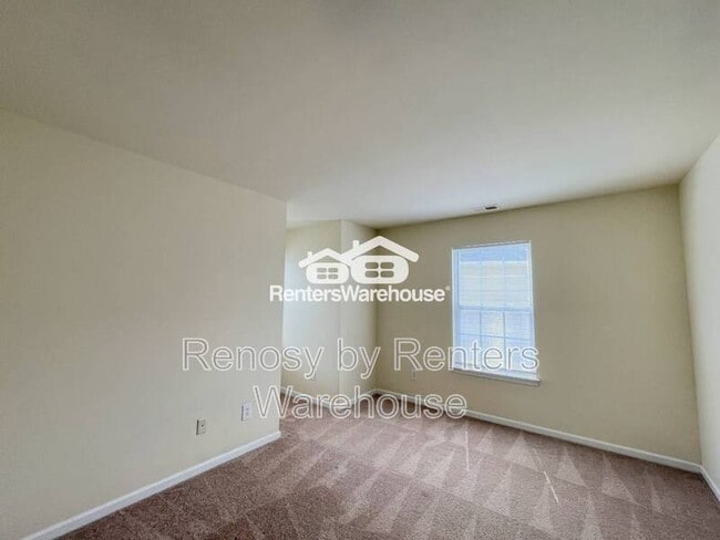 Building Photo - 3711 Bay Crescent