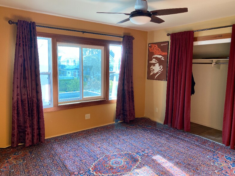 Building Photo - 203 Howard St