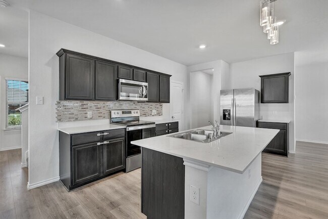 Building Photo - 3212 Perman Dr