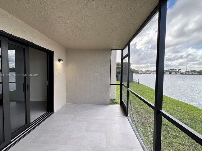 Building Photo - 605 Ives Dairy Rd