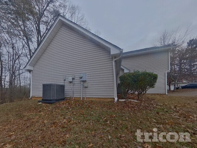 Building Photo - 6972 Foxmoor Way