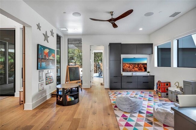Building Photo - 4811 Timberline Dr