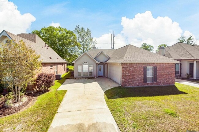 Building Photo - 2129 Hunters Trl Dr