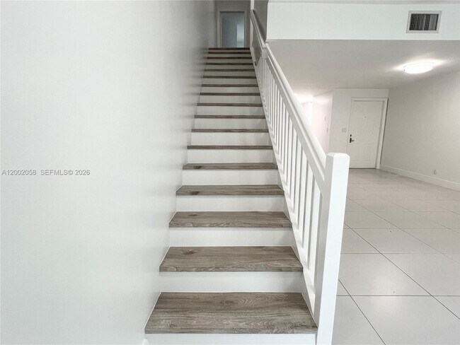 Building Photo - 1524 Coronado Rd