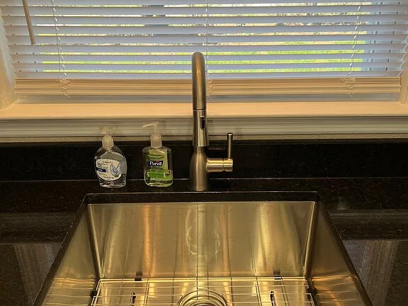 Building Photo - 7 Jones Cir