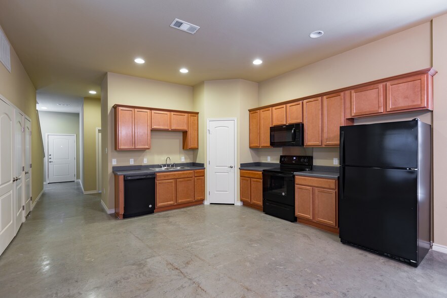 Kitchen - 486 Parkers Pond Path