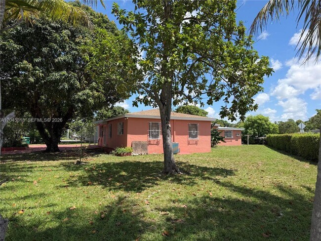 Building Photo - 9201 Broad Manor Rd