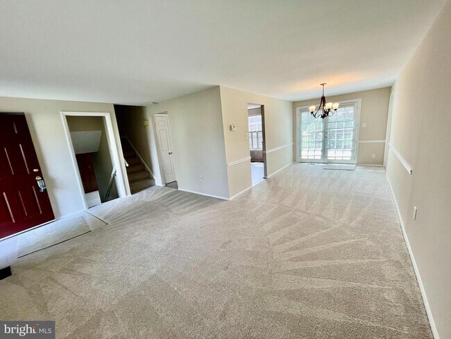 Building Photo - 15705 Anamosa Dr