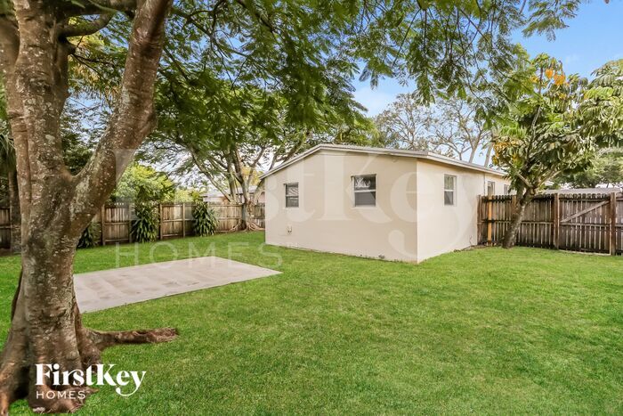 Building Photo - 1530 N 68th Ave