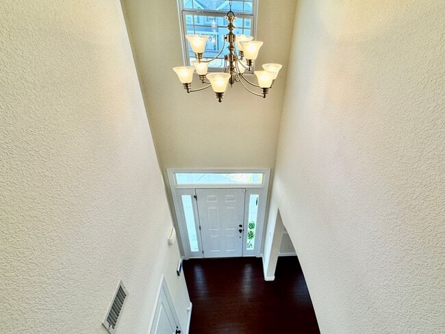 Building Photo - 4-Bedroom Home Ready 07-10-26!! Gourmet Kitchen - Fenced Backyard - Pet Friendly!