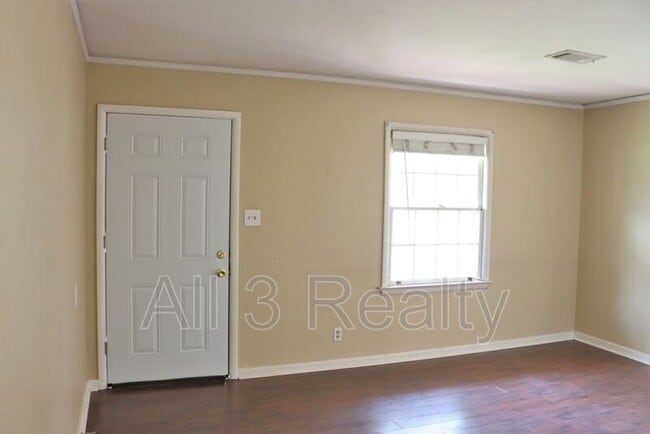 Building Photo - 919 Green Ridge Rd