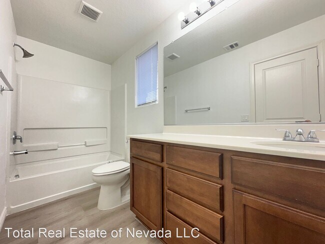 Building Photo - 3 br, 2.5 bath House - 4859 Golden Shimmer...