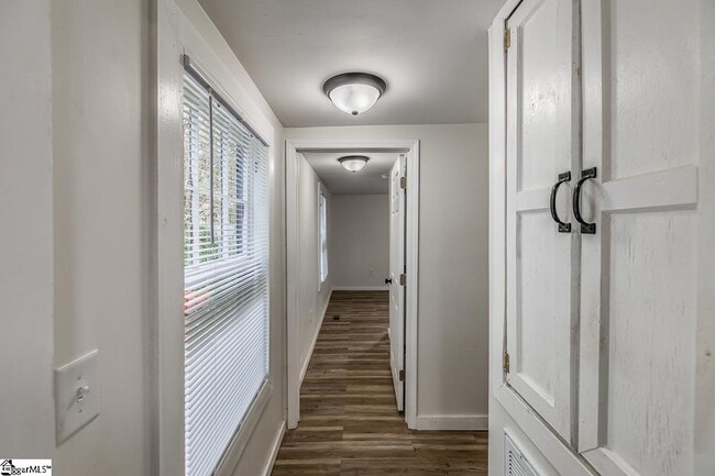 Building Photo - 530 Peronneau St