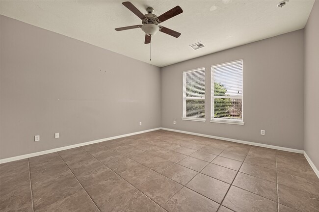 Building Photo - 24906 Clover Ranch Dr